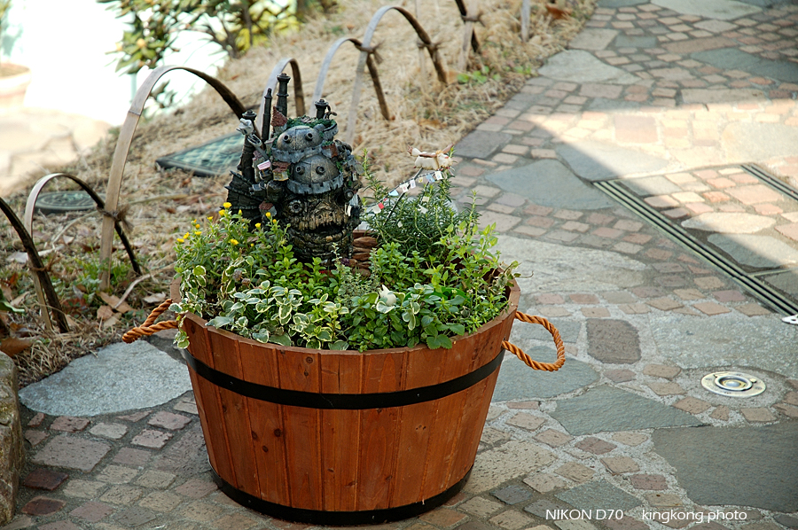 outside ghibli museum 4.jpg - 三鷹